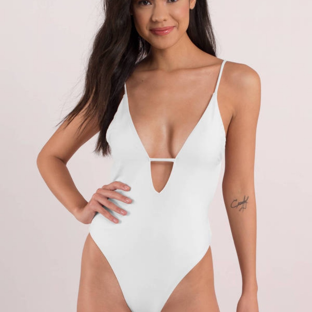 NWOT White open back monokini